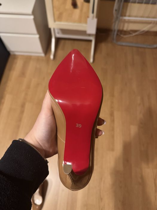 Pantofi stilleto