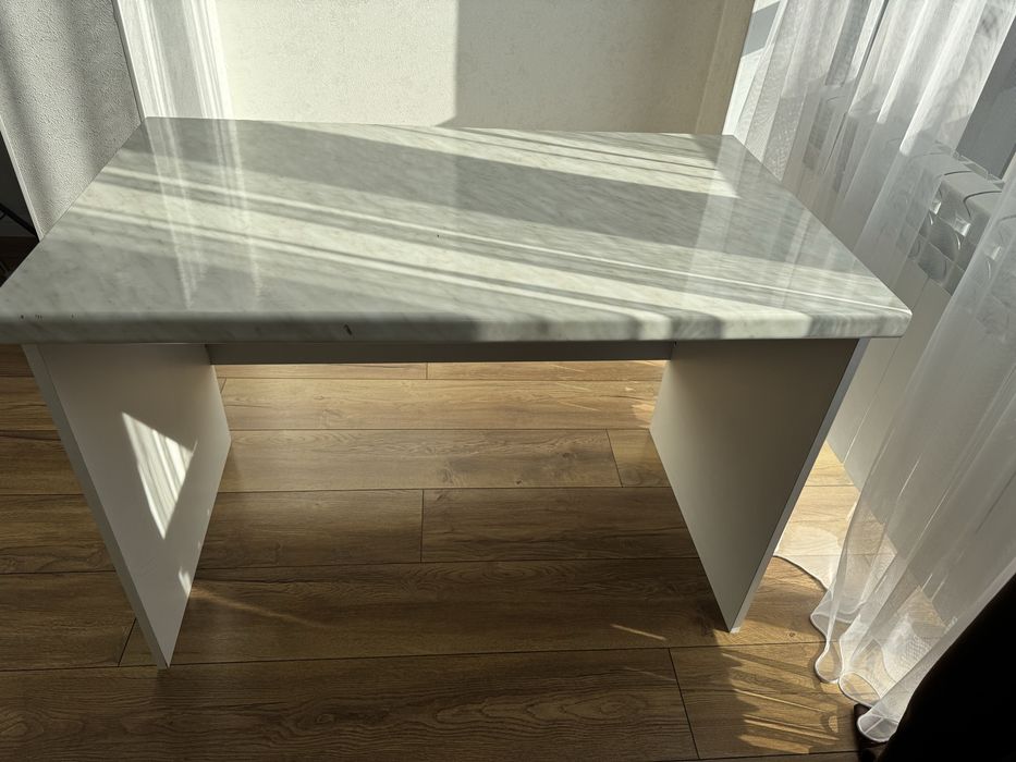 Стол рабочий  для работы или для кухни