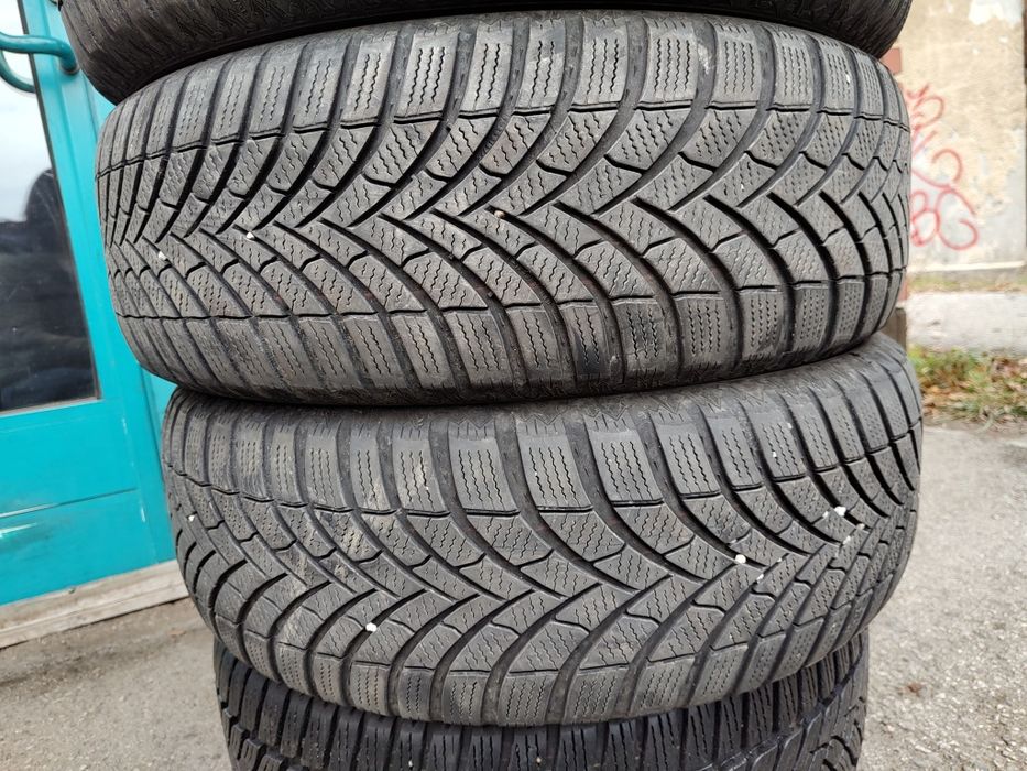 Продавам 4бр. Зимни гуми 215/65/16 Semperit