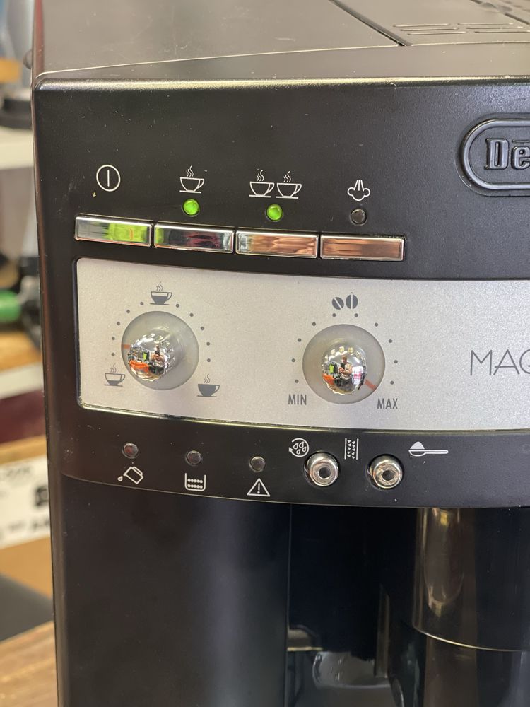 Кафеавтомати | Кафемашини DeLonghi Magnifica ESAM 3000.B