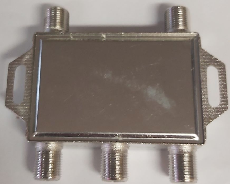 DiSEqC2.0 ключ за 4 антени към 1 сателитен приемник