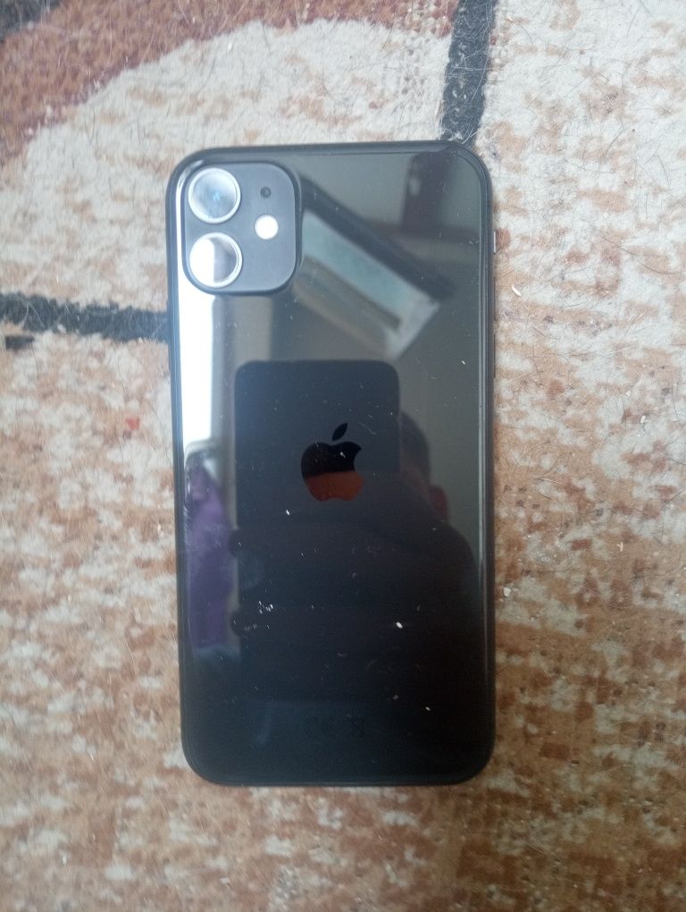 Продам 11 айфон как новый