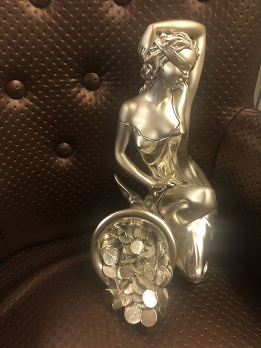 Свещник,статуетка Fortuna