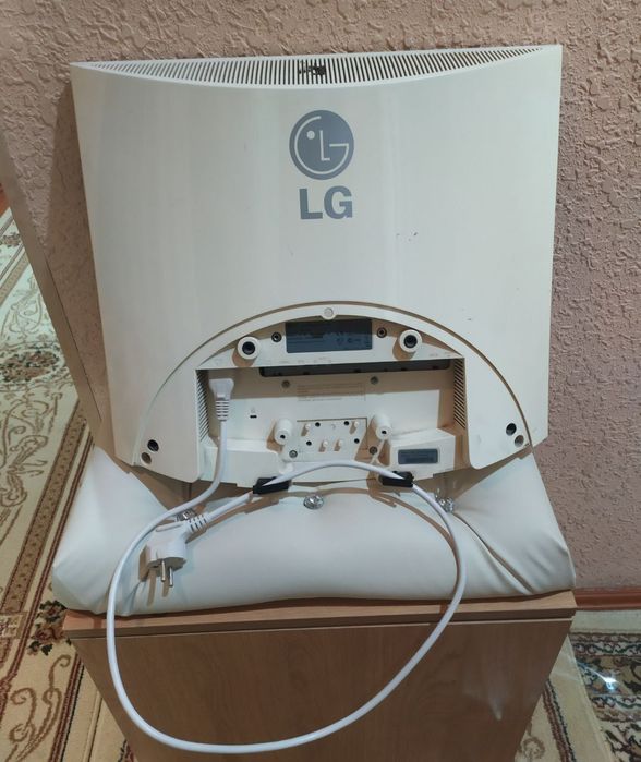 Продаю телевизор LG LED