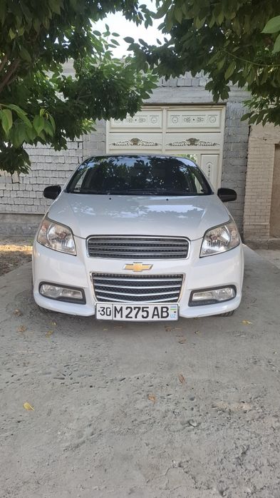 Нексия 3 сотилади