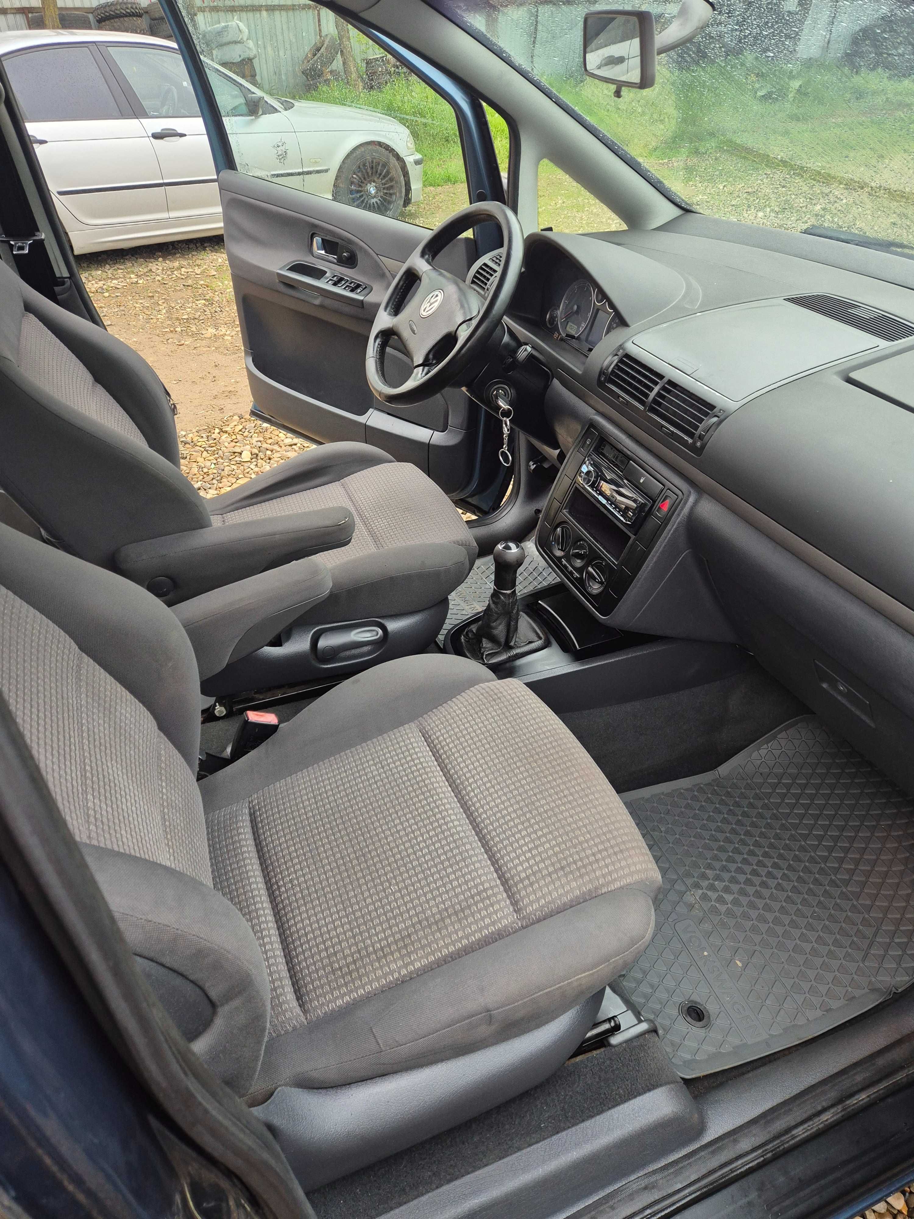 Inchiriez Sharan, Iveco 3,5T +Remorca 2 t