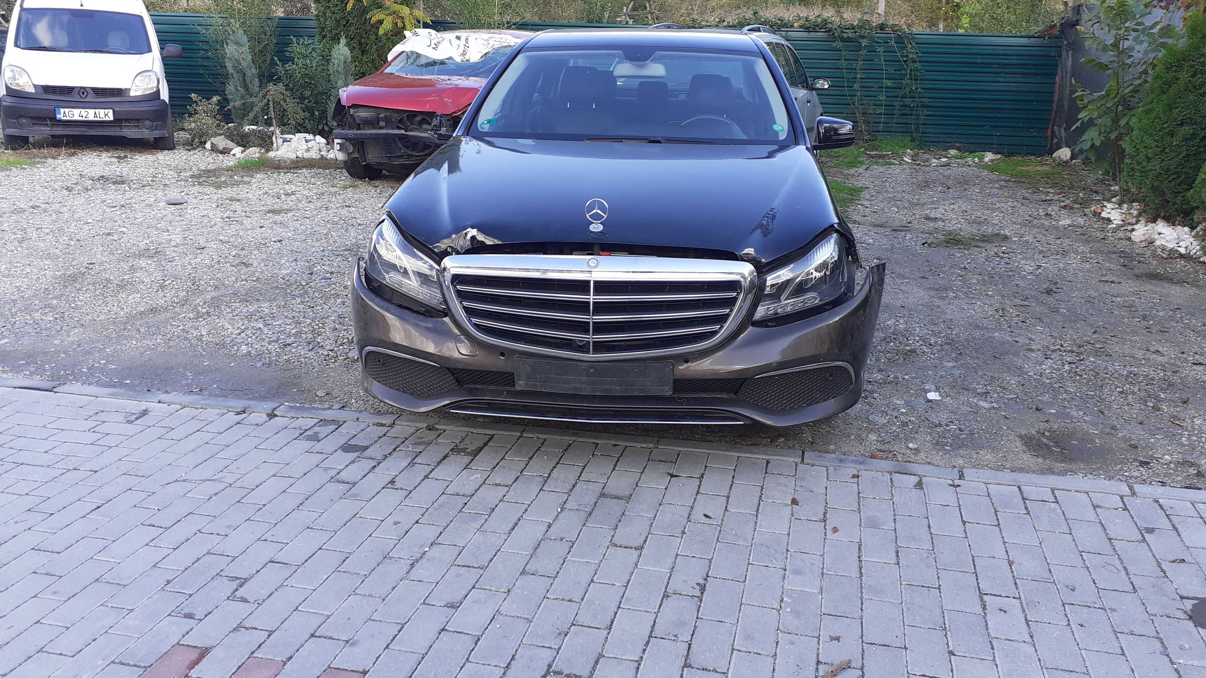 Bara  grila  Mercedes E cllass 2016 +