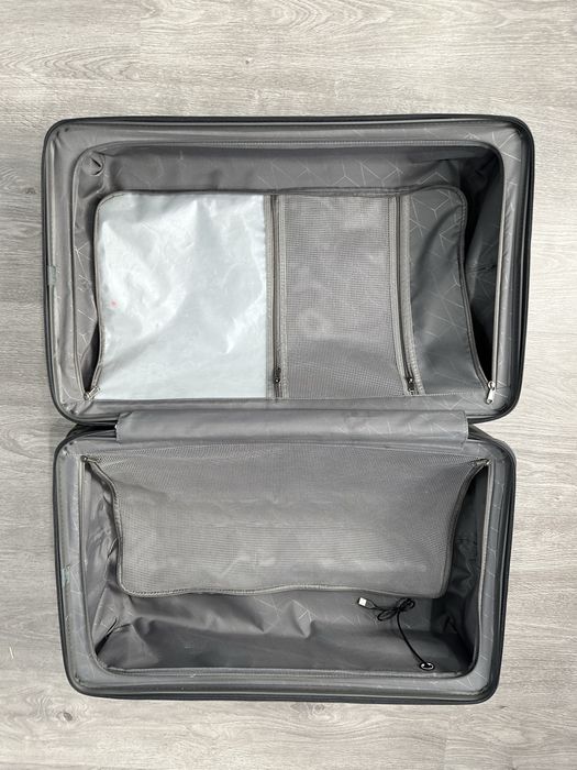 Продаю Большой Чемодан 70-40 см