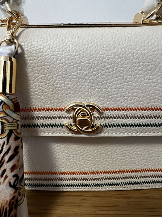 Geanta Chanel crem