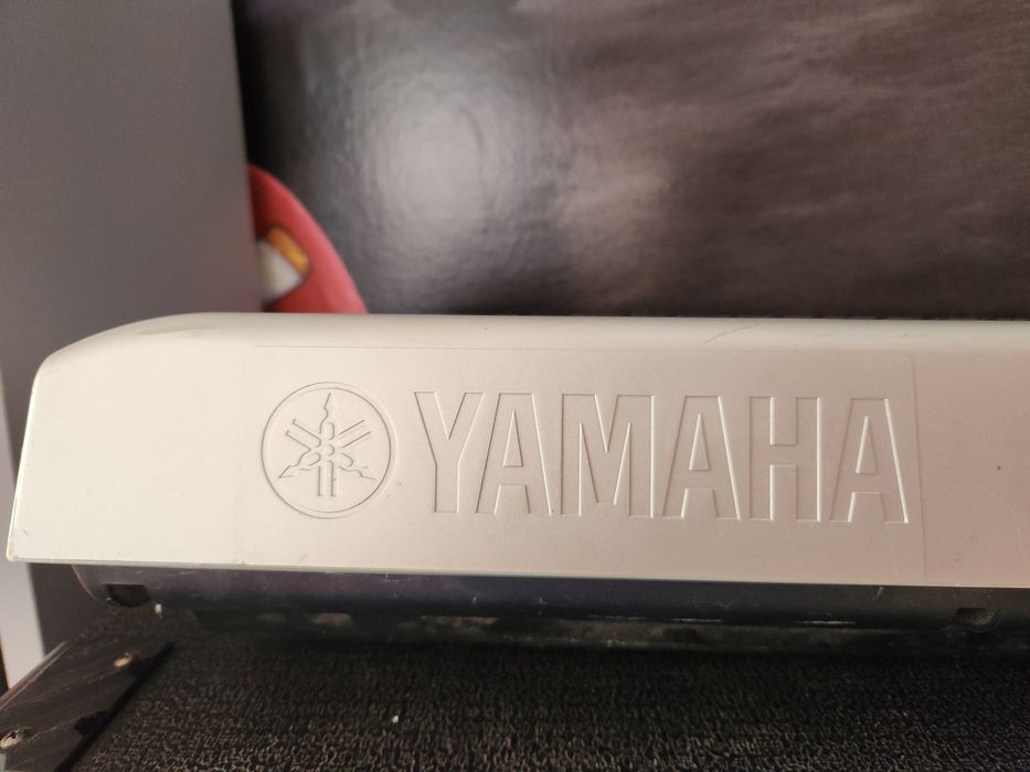 Продавам Синтезатор Yamaha PSR-E323 – Идеален за Начинаещи!
Портативен