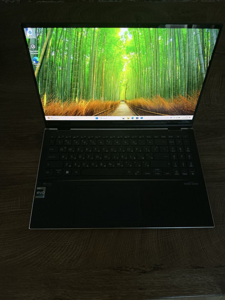 Лаптоп Asus Zenbook