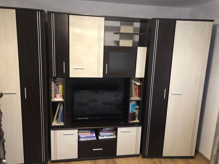 Vând mobila de dormitor