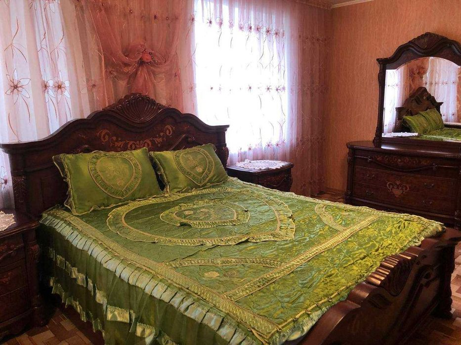 продаю 3-х комнатную квартиру на Бородина 107