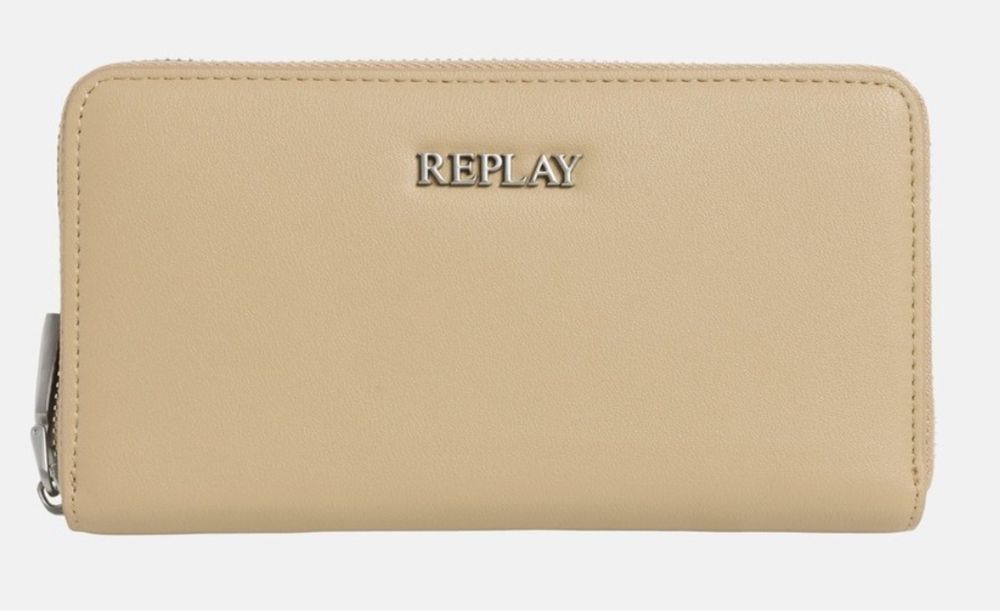 Нов портфейл Replay