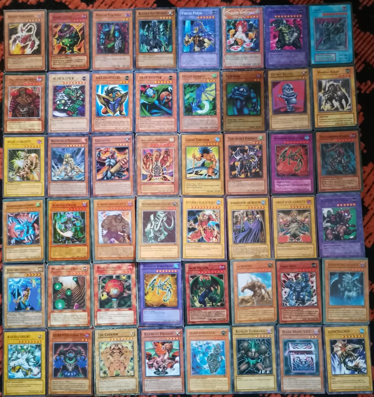 Lot 800+ cărți YUGIOH