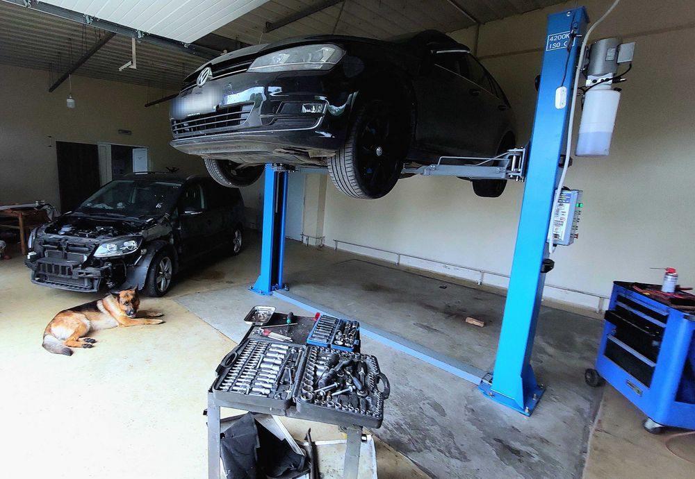 Vânzare Imobil + Firmă Dezmembrări Auto (pachet complet)