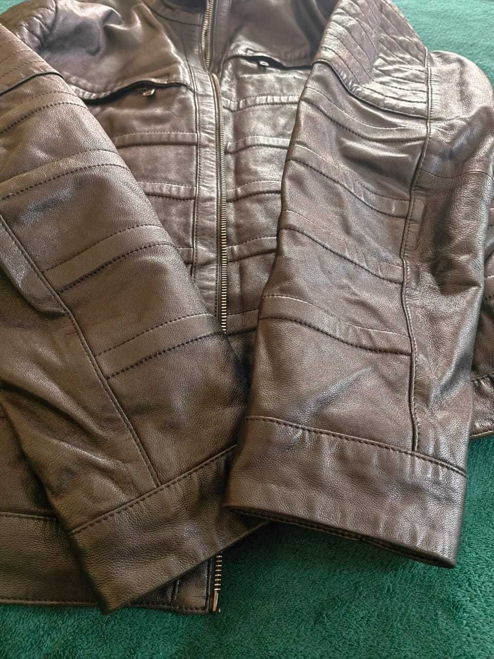 Jachetă de piele pentru bărbați de vânzare