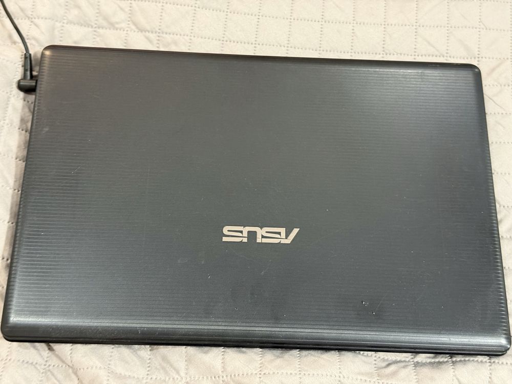 Лаптоп Asus