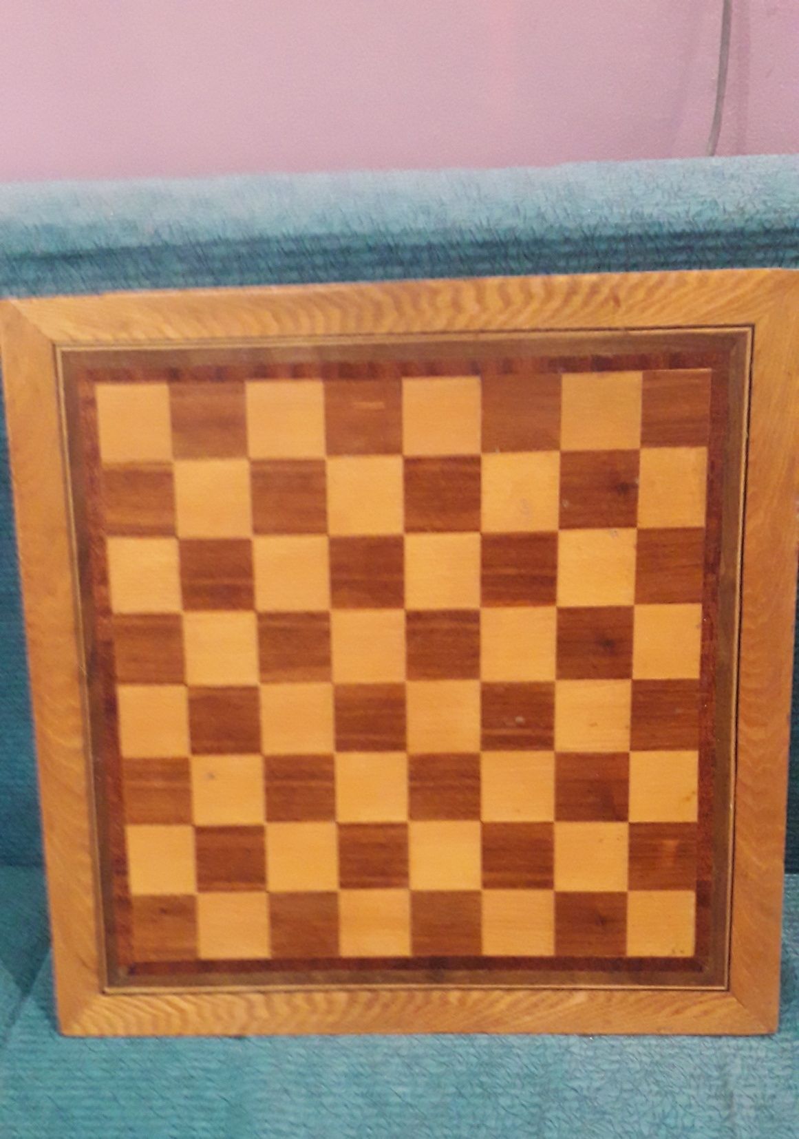 Продам шахматную доску ( про-во СССР)