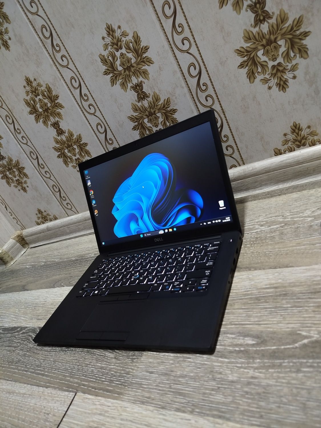 Dell Intel Core i7-8650U (4 yadro / 8 patok) 8/256gb
