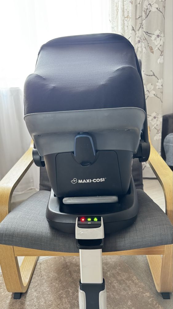 Scoica Maxi Cosi si baza iso-fix