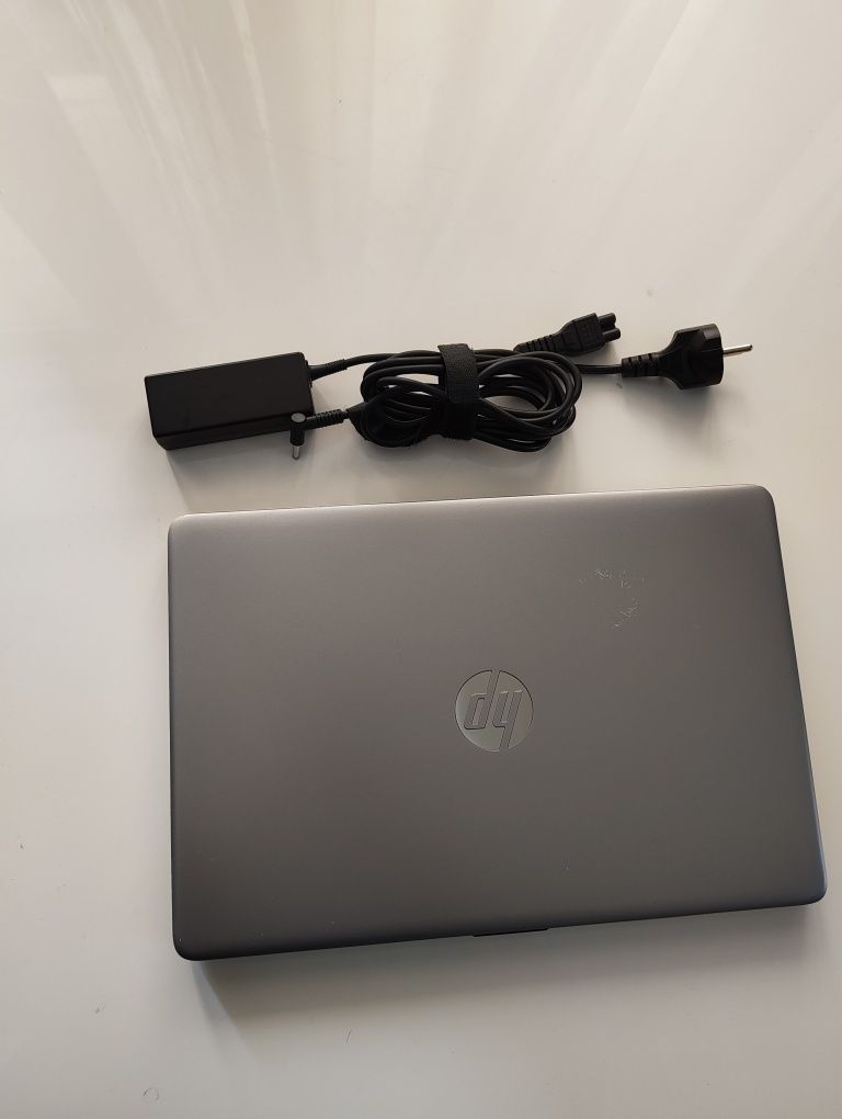 Лаптоп - HP 250 G8 Notebook Elite Отличен.