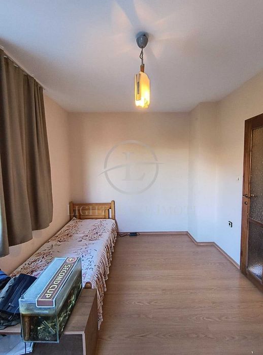 Продава се Тристаен апартамент в Пловдив, Кючук Париж - 88 кв.м за 2029 €/кв.м - Снимка #6