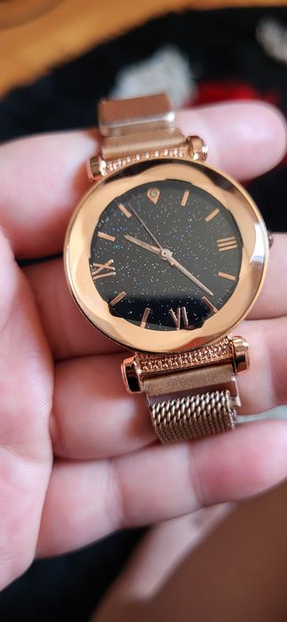 Vand ceas de mana foarte elegant