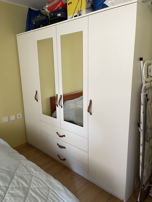 Гардероб четирикрилен 200/200