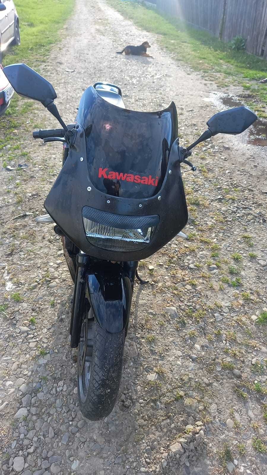 Vând motocicletă