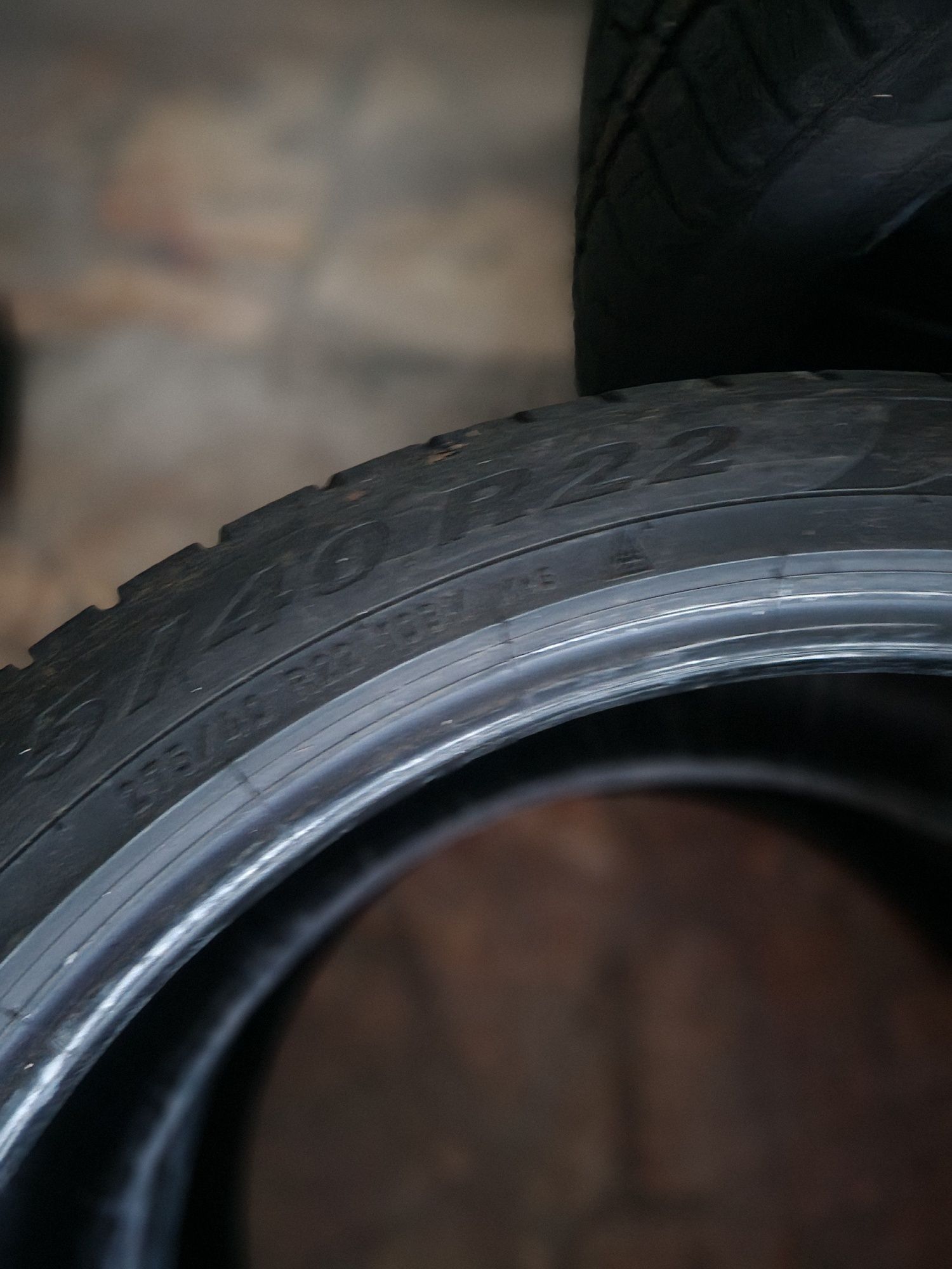 285 40 22  M Packet Pirelli 325 35 22