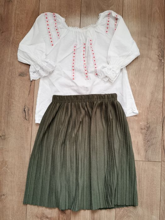 Set bluziță tip ie și fustiță, mărime 110-116