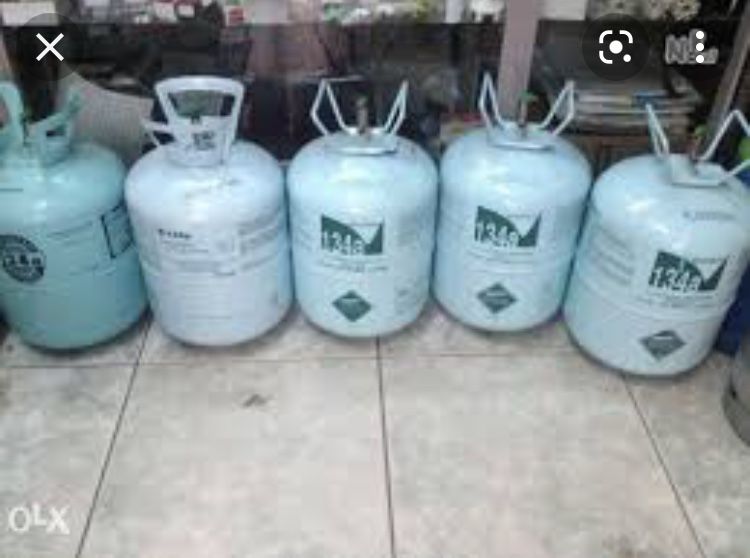Butelii de freon goale