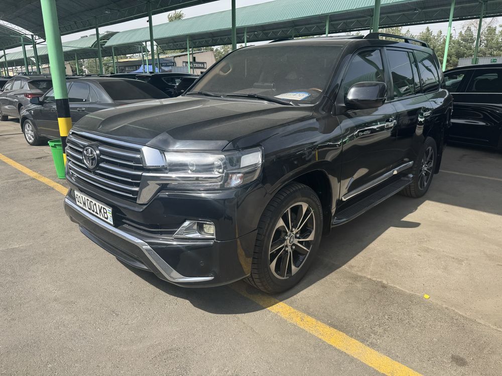Toyota Land Cruiser Prado Qora 2011 yil Toza Oldi Restaling qilingan
