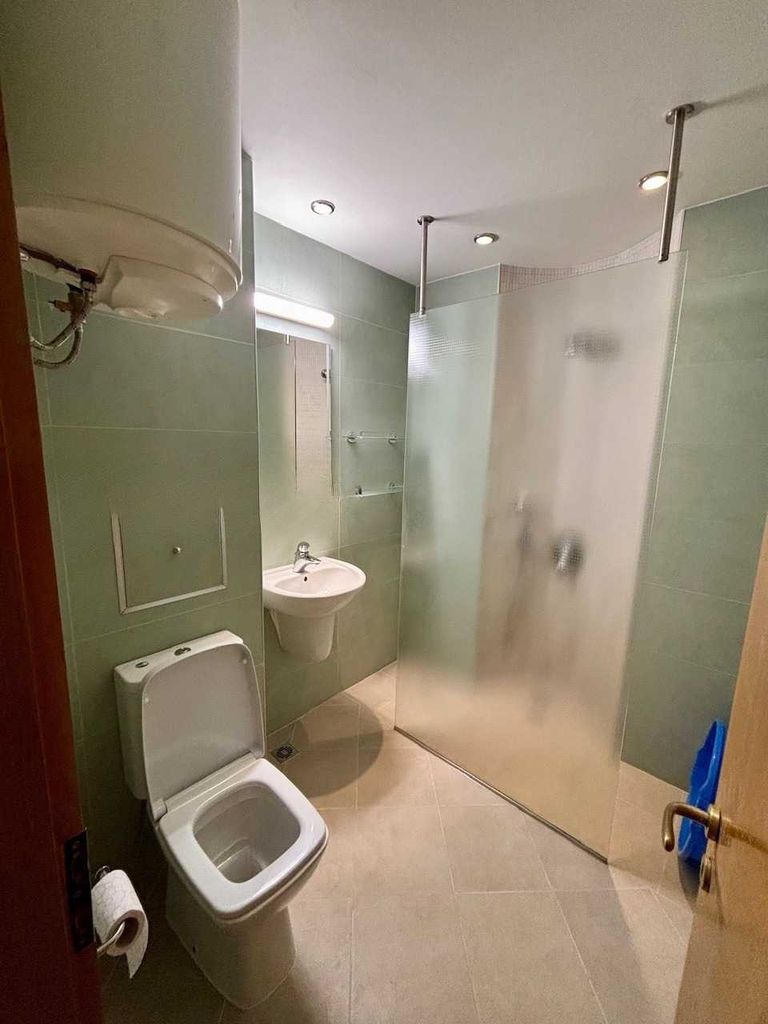 Дава се под наем Тристаен апартамент в София, Лозенец - 102 кв.м за 1100 € - Снимка #10