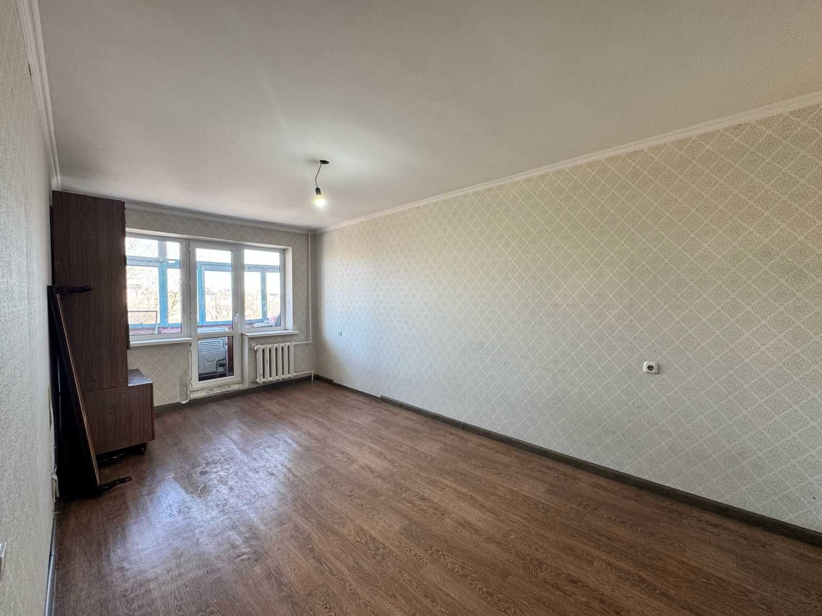 Продам 2х комн квартиру на 6 мкр в 5ти минутах от рынка