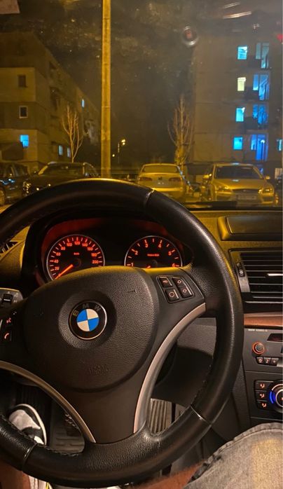 BMW Seria 1 – 2.0 benzina / 122 CP / manuala / editie Lifestyle