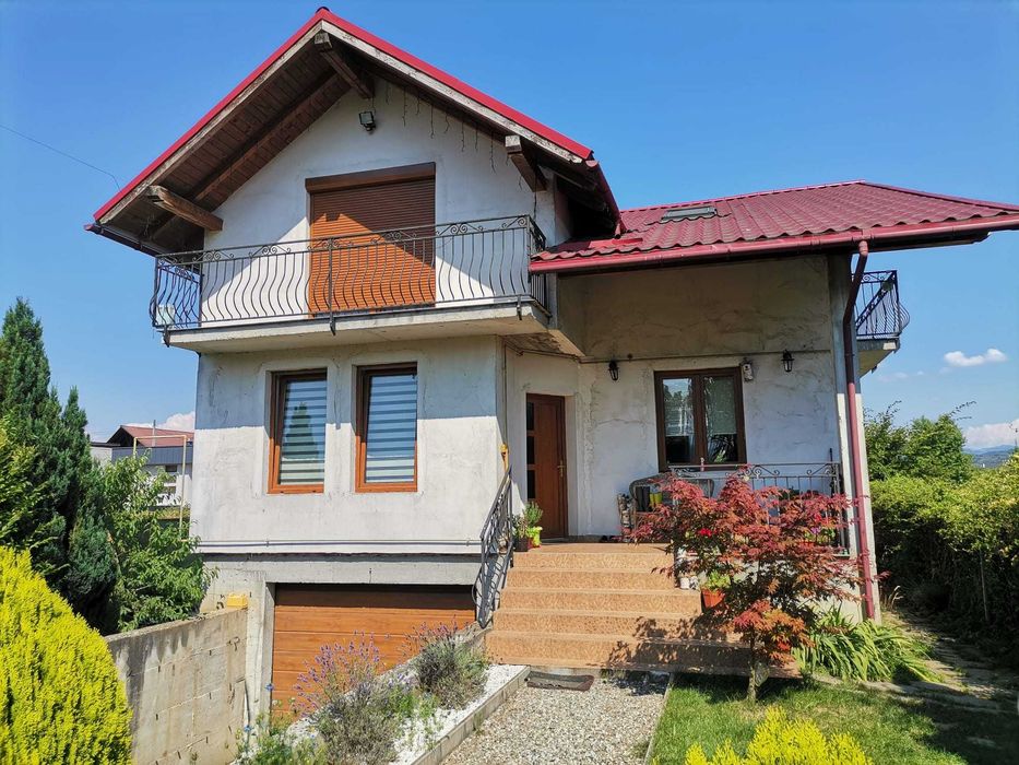 Vand casa cu teren