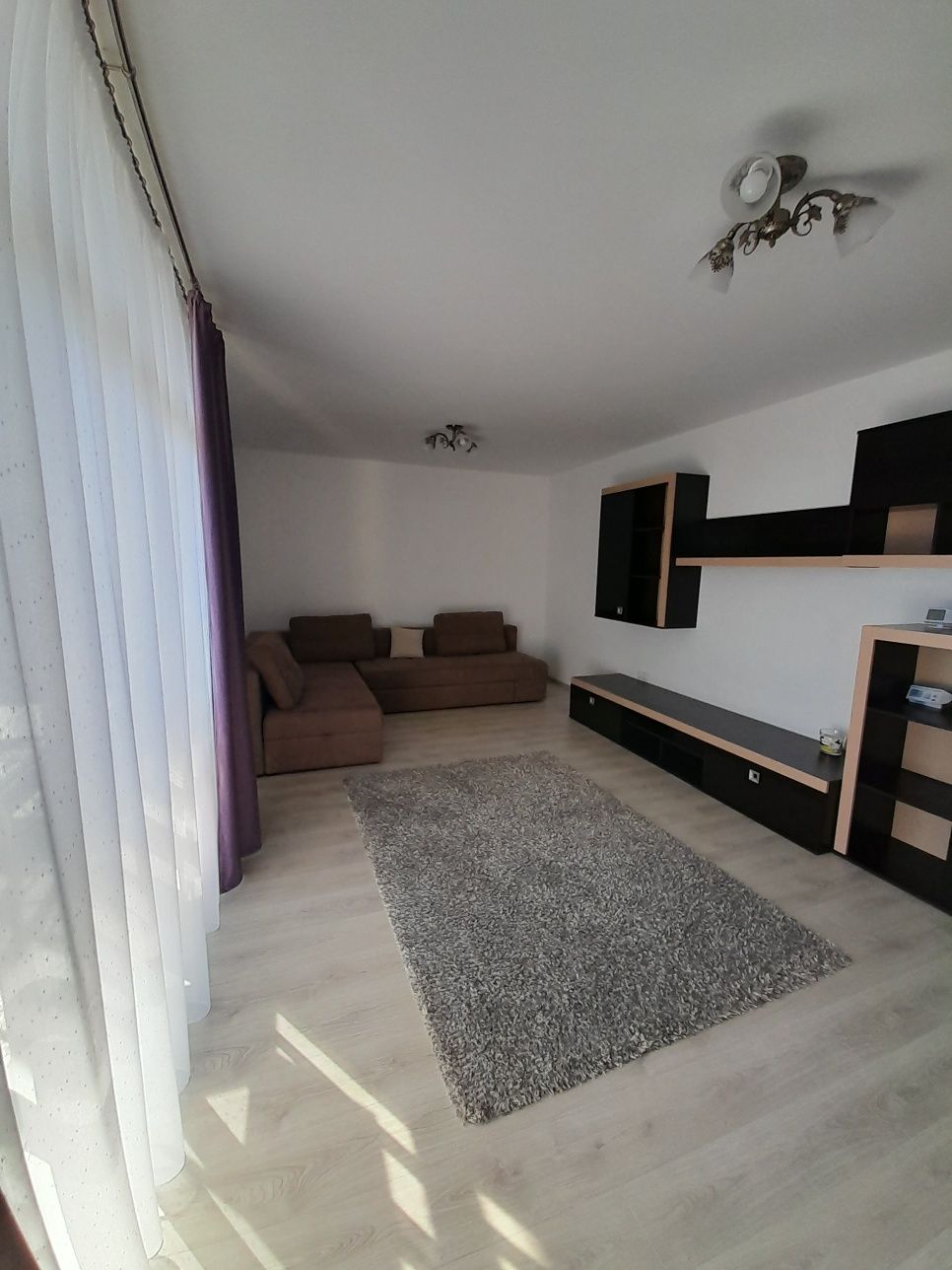 Inchiriez apartament 2 camere