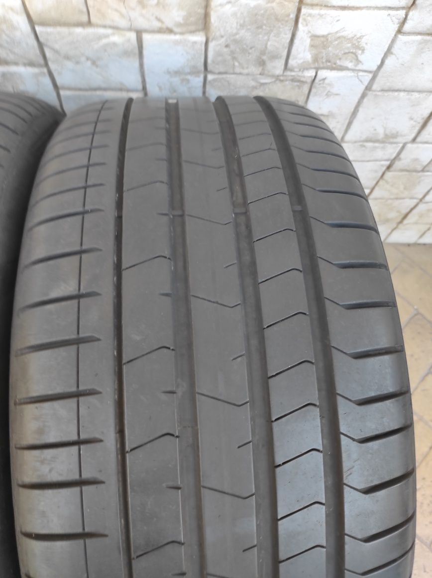 Гуми Pirelli 305/40/20 Pzero , dot 2621