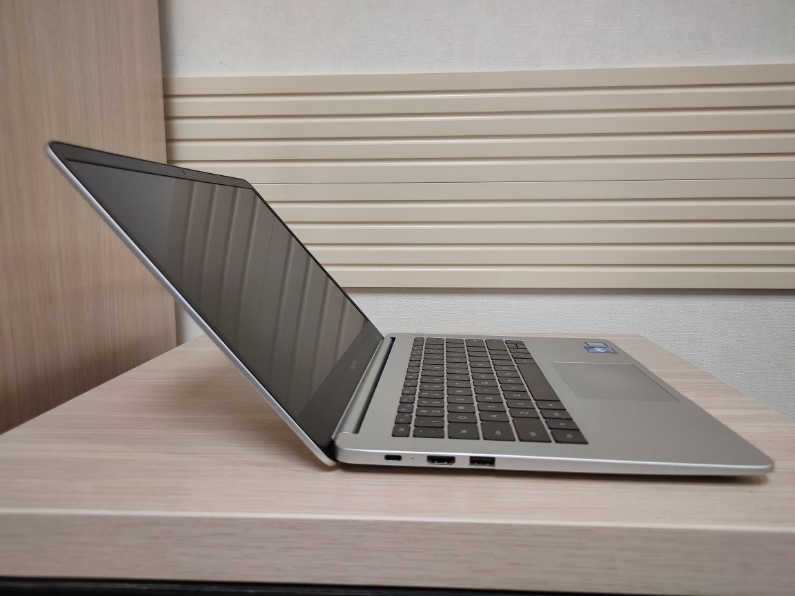 HONOR Magicbook Notebook Ноутбук (Macbook clone) 16/512