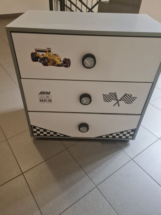 Pat mașină pentru cameră copii