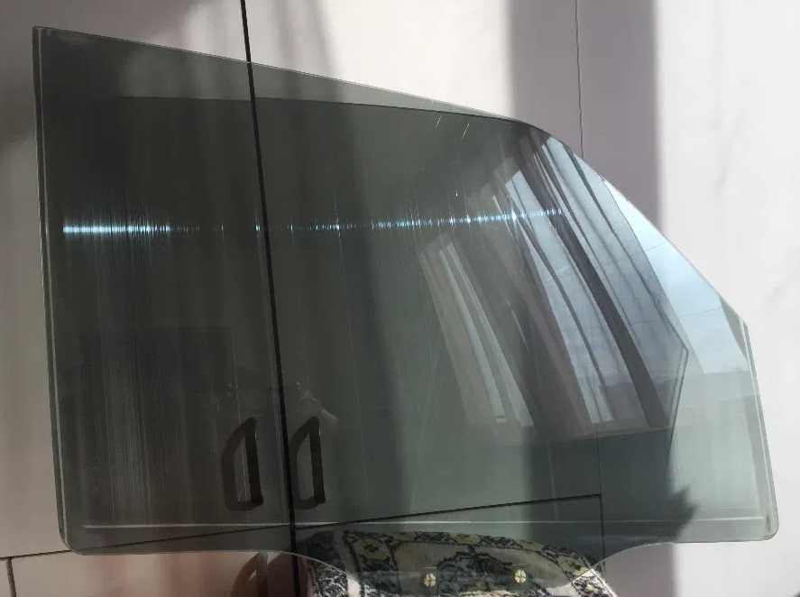 Стекло на Mitsubishi Pajero 3 - на переднюю (пассажирскую) дверь