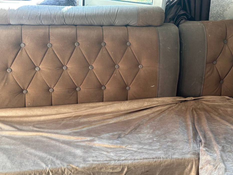 Срочна продаеться уголок хорошим состояние