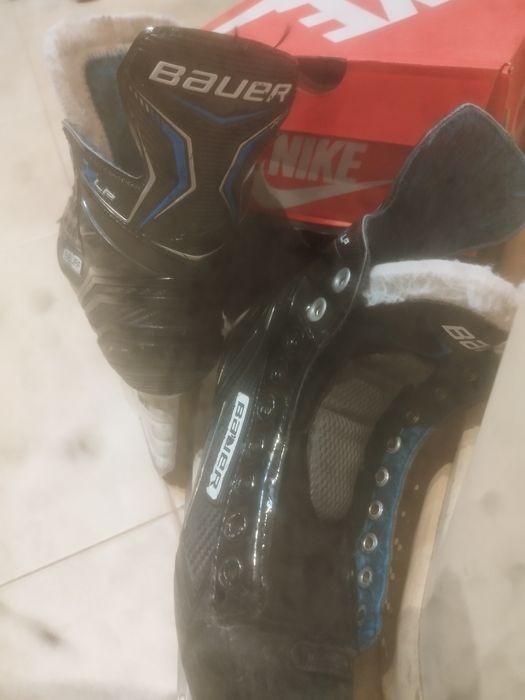 Кънки Bauer, размер 39.5, на един сезон. Наточени.