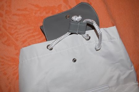 Geanta chic, foarte cocheta Avene