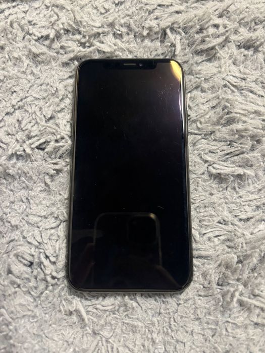 Vand iphone 11 pro stare perfecta