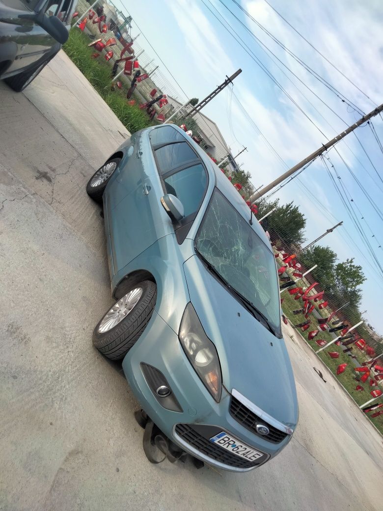 Dezmembrez Ford focus facelift