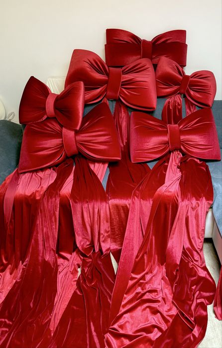 Funde uriașe din catifea pentru Crăciun