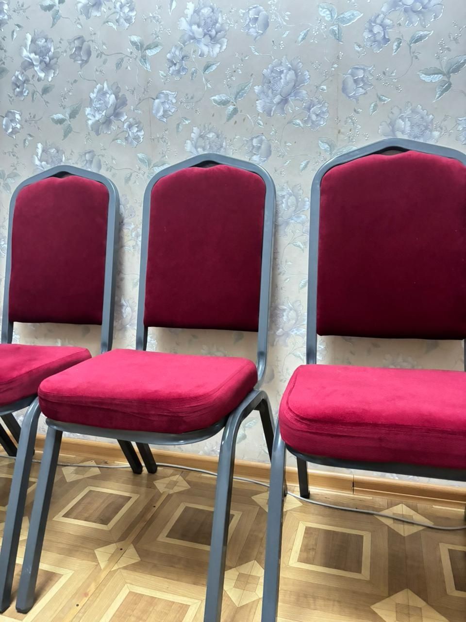 Срочно продам стулья в идеальном состоянии в Костанае